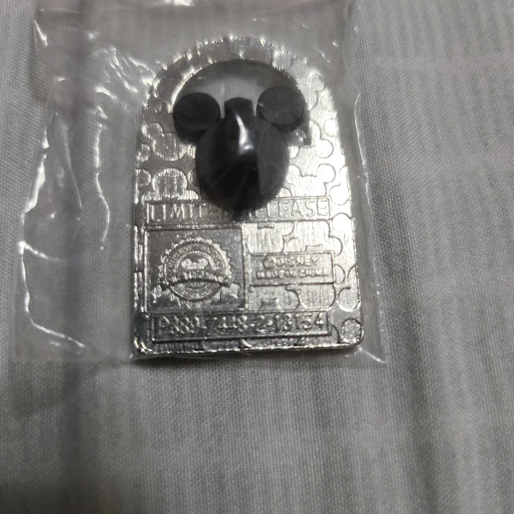 5/$20 Disney Pin - Picture 2 of 2